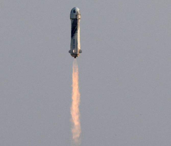 Jeff Bezos Blue Origin Crew Successfully Completes Spaceflight Naga